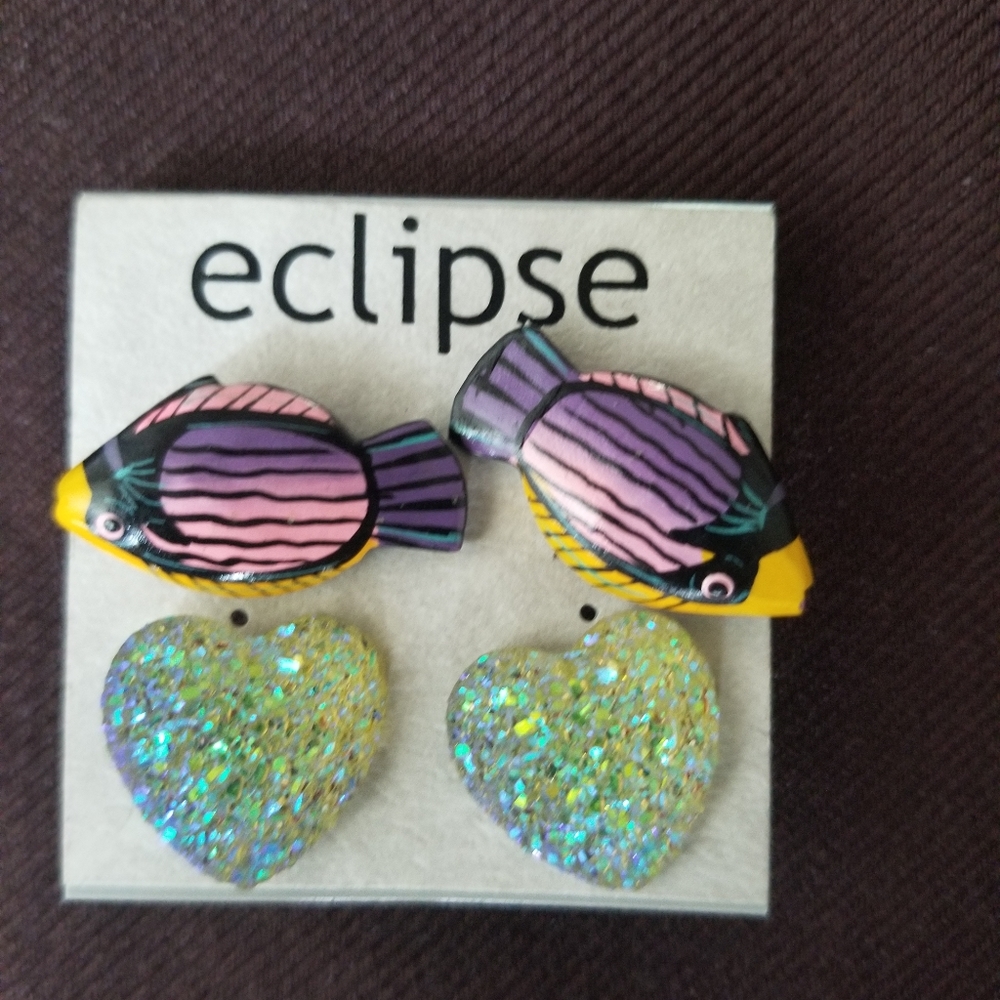 2 Pairs of Earrings